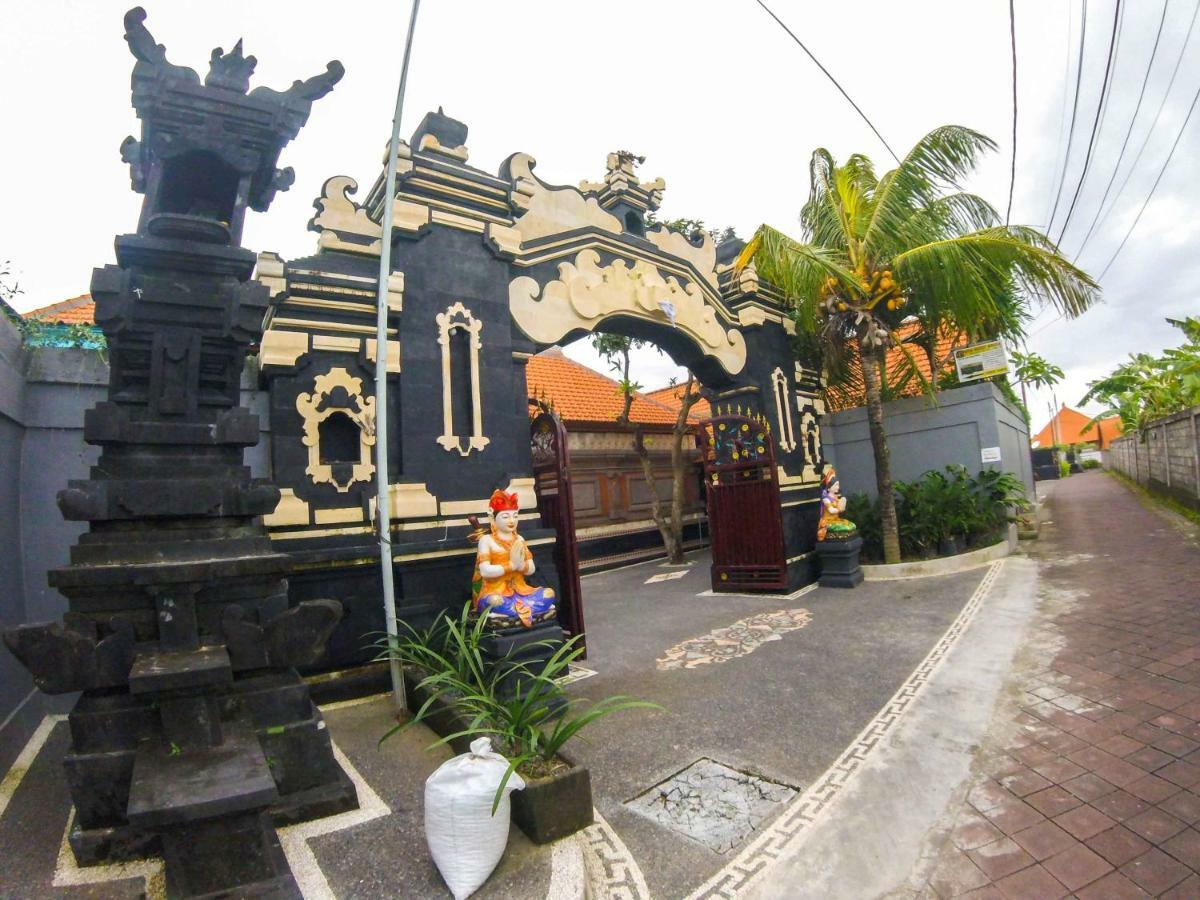 Putu Guest House Canggu Buitenkant foto