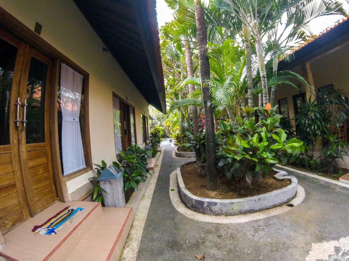 Putu Guest House Canggu Buitenkant foto